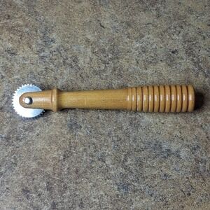 Vintage Dritz Wooden Beehive Tracing Wheel Sewing Tool | Dressmaker Notions